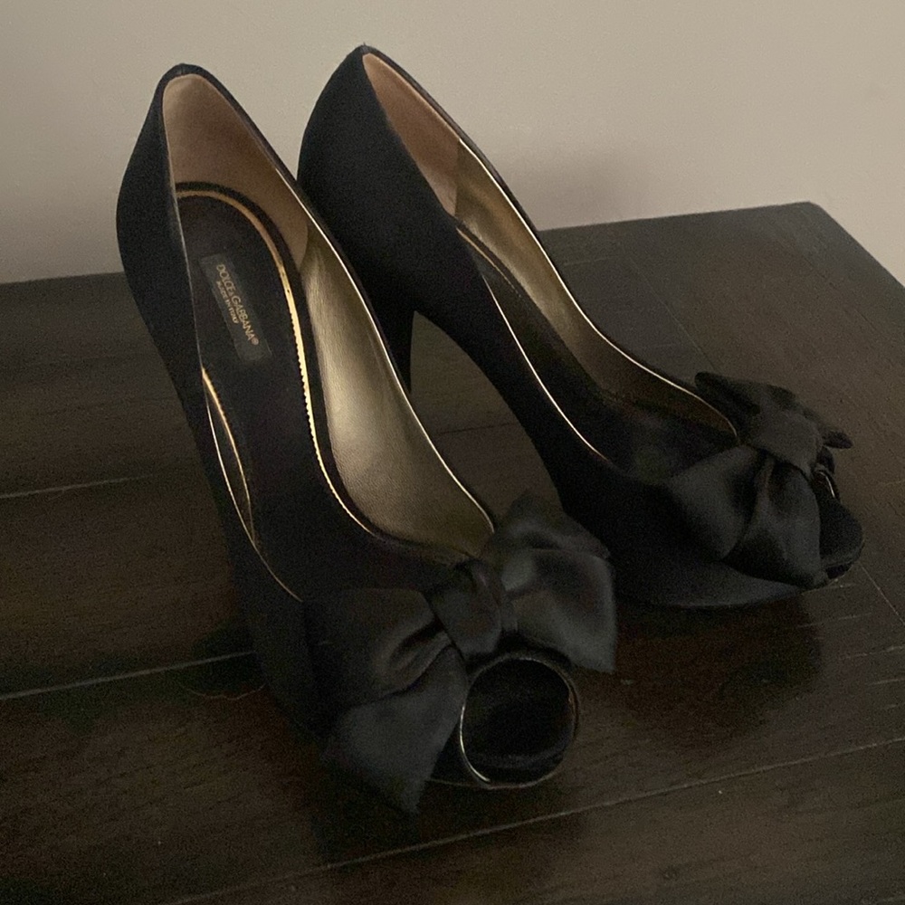 Dolce & Gabbana Black Heels with Elegant Bow - Picture 12 of 12